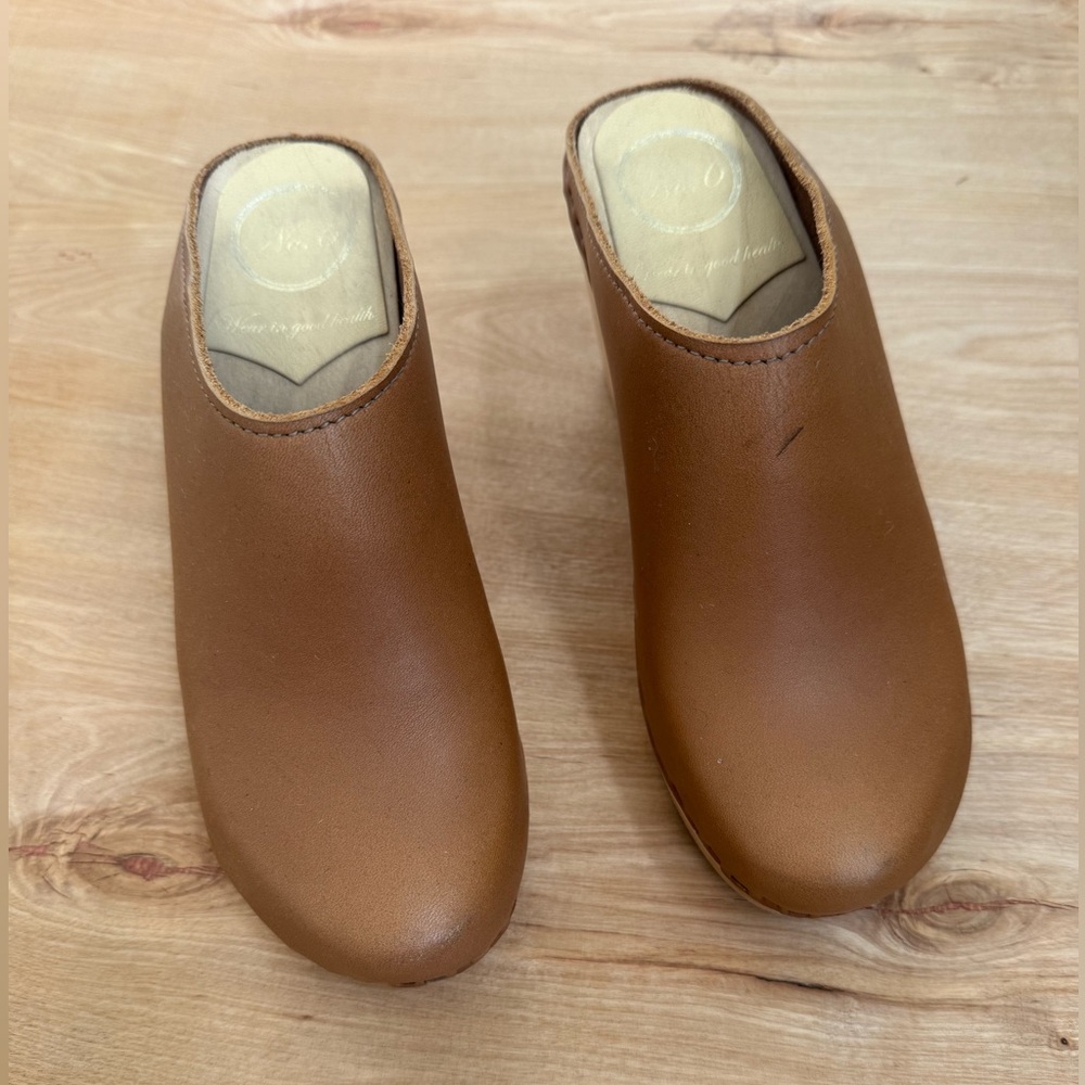 🤎No.6 New School Leather Clogs